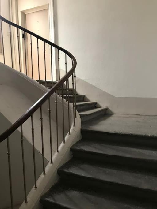 Appartement Avec Terrasse Centre De La Bastide Carcassonne Exterior foto